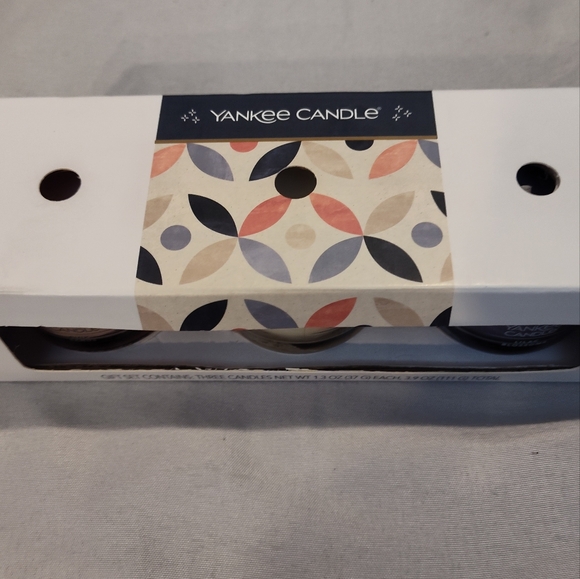 NWT! Yankee Candle Set (3pc Set) - Picture 3 of 9